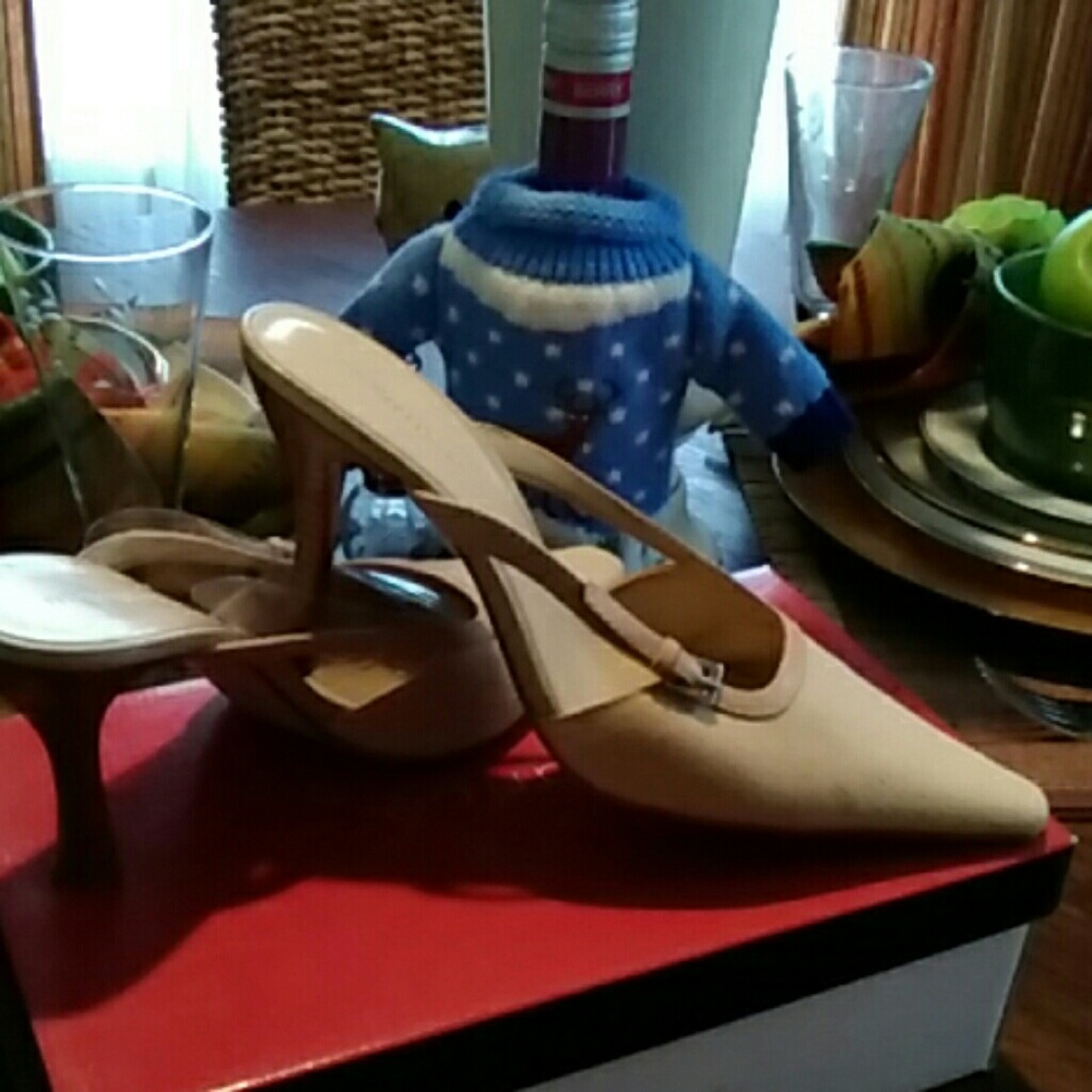 Shoes - Picture 2 of 3